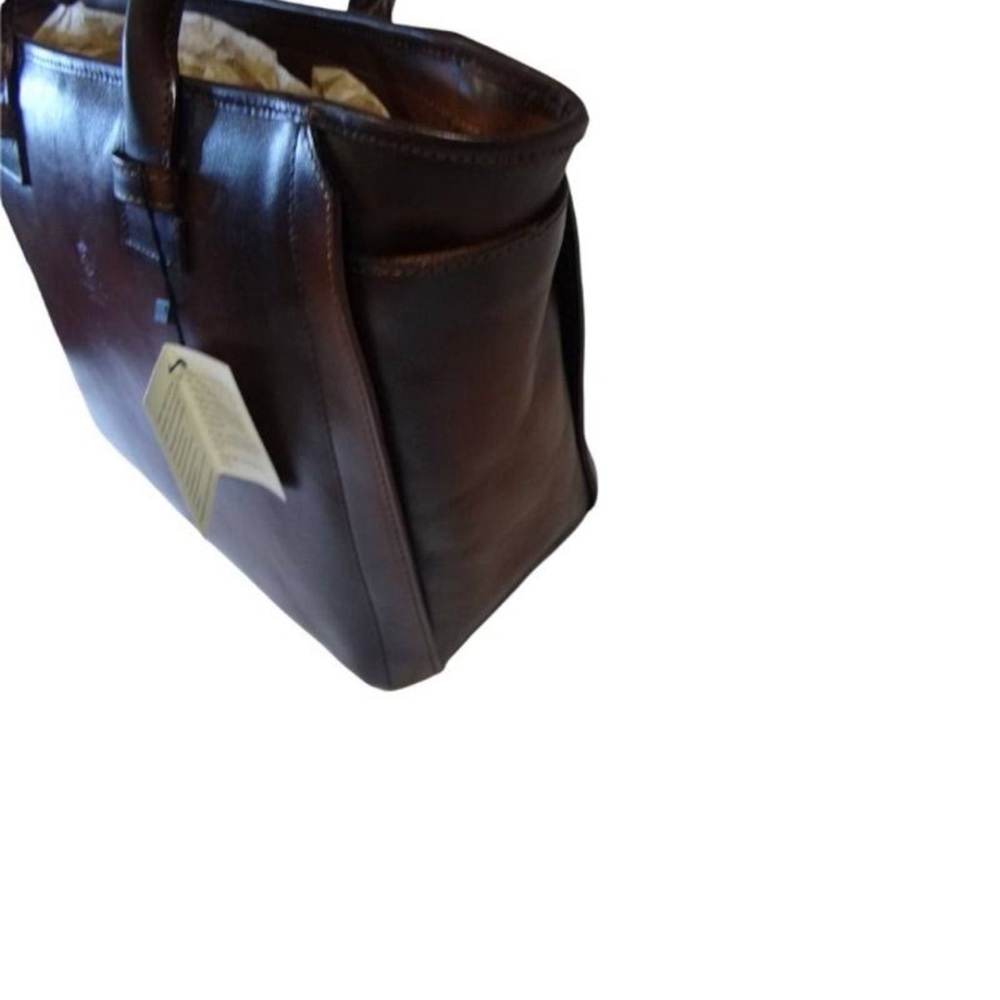 Italy Leather Shoulder Bag. I Meduci Firenza is an Italy Leather Tuscany, Italy. - Picture 4 of 9